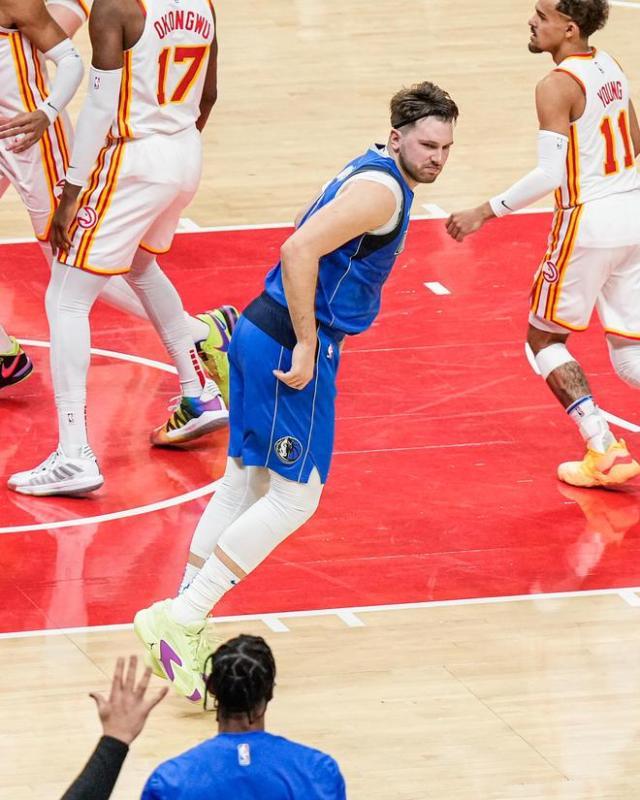 黄金甲体育官网-【夜读】东契奇差点77