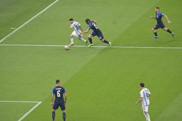 黄金甲体育-【人物】梅西奏响诸神黄昏最强音 能否超越06齐祖？