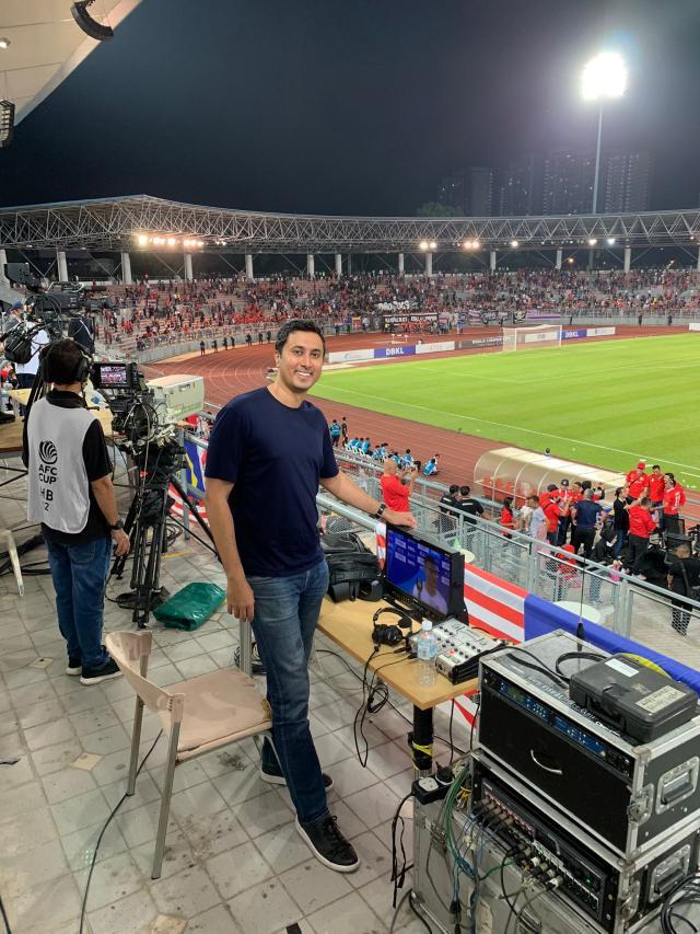 黄金甲体育-这里的足球很纯粹!和体坛嘉宾一起体验亚联杯气氛