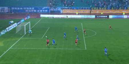 黄金甲体育-南京城市2-1逆转长春亚泰,泽-维托尔破门、余梦辉建功