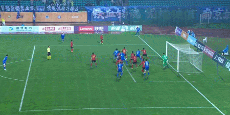 黄金甲体育-南京城市2-1逆转长春亚泰,泽-维托尔破门、余梦辉建功